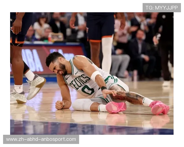 NBA战报凯尔特人激战尼克斯塔图姆关键单手补篮锁定胜局